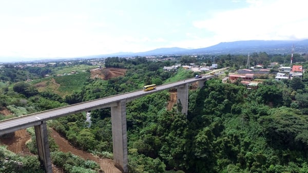 La ampliación de los puentes sobre el río Virilla, en la ruta 32 a la altura de Tibás y en Lindora, Santa Ana y el paso a desnivel en la rotonda de Las Garantías Sociales son tres de los proyectos encomendados a Unosp para su realización.