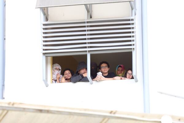 Los estudiantes se mantienen en el edificio de ciencias sociales desde el viernes. 