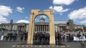 Recrean el Arco de Triunfo de Palmira en la plaza de Trafalgar