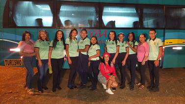 Colegiales de La Cruz en Guanacaste hicieron todo lo posible por asistir a una feria vocacional 