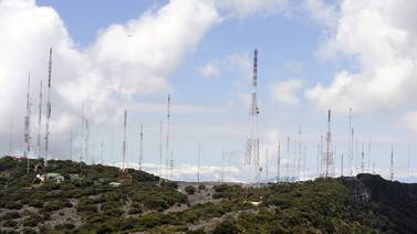 Decreto limita proliferación de torres de radio y televisión en zonas protegidas