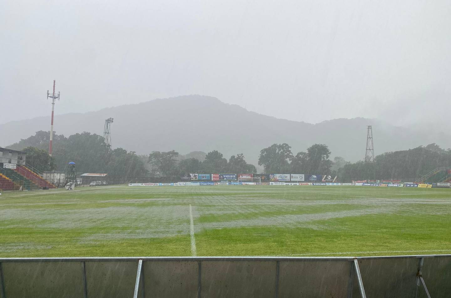 Guanacasteca vs. Herediano
Juego suspendido por lluvia
Malas condiciones del terreno de juego del estadio Chorotega de Nicoya.
18 de octubre del 2023
Cortesía Unafut