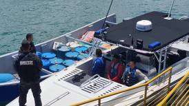 Tres lancheros movían 35 sacos con más de una tonelada de droga en el Pacífico sur