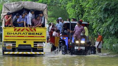 Inundaciones en el estado de Kerala, India, dejan ya 324 fallecidos