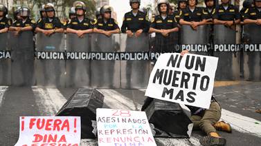 Observador de derechos humanos alerta de posibles ejecuciones de manifestantes en Perú 