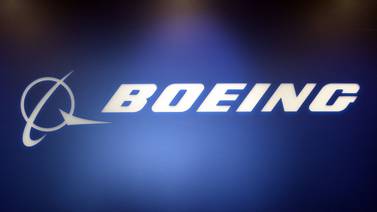 Boeing 777 aterriza de emergencia en Moscú debido a problema de motor
