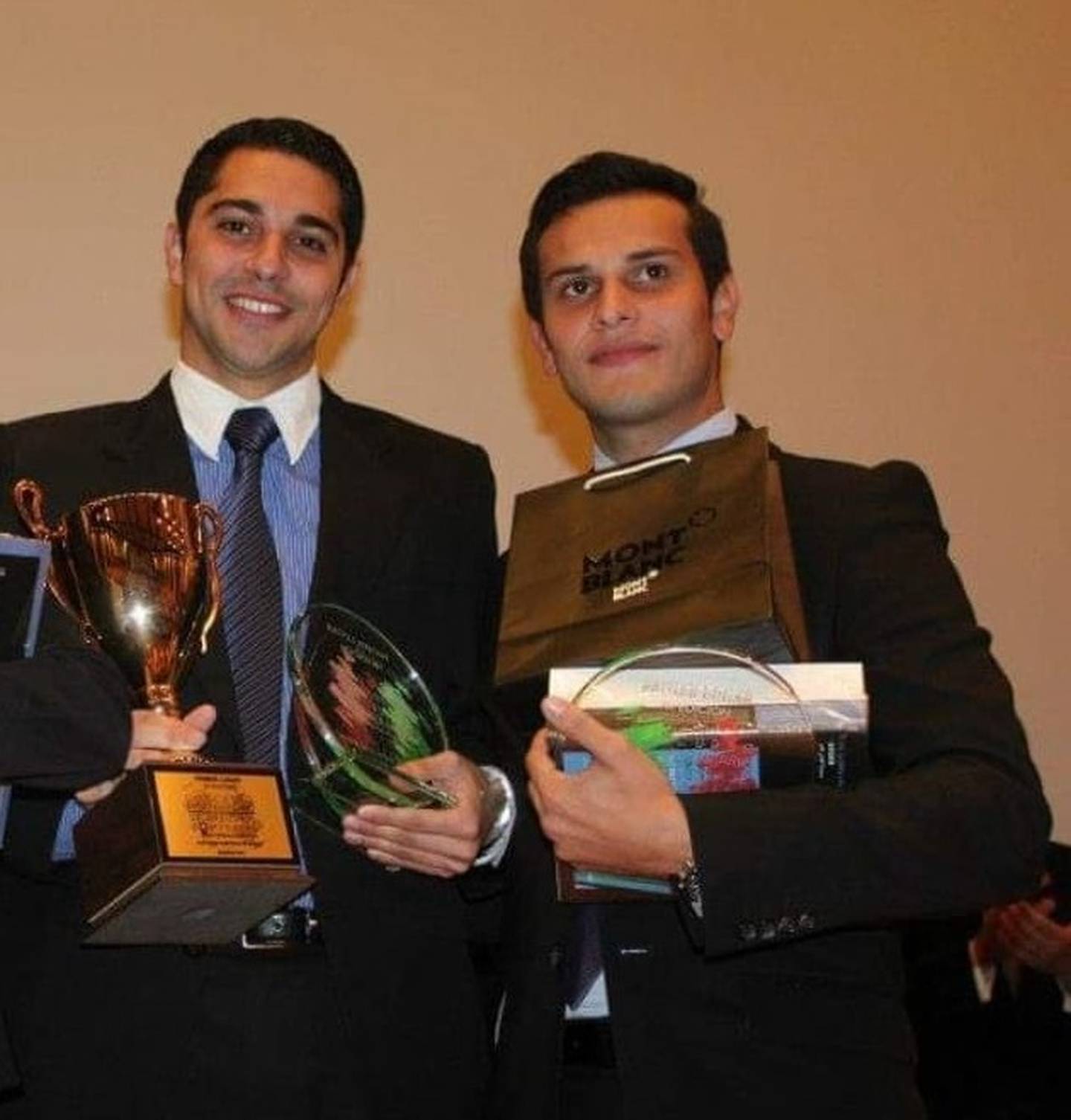 Braulio Venegas, expresidente de Incop; y Francisco Montes Fonseca, en el 2013, tras ganar un concurso internacional de arbitraje comercial en México. Ellos estudiaron juntos Derecho en la UCR.
