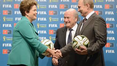  Vladimir Putin recibió de Dilma Rousseff la misión del  Mundial Rusia 2018