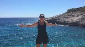 Amanda Geissler la 'aventurera' guía turística que falleció en la caída de la avioneta