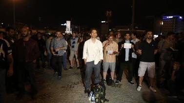 ‘Hombre detenido’,   nuevo tipo de protesta pacífica en Turquía