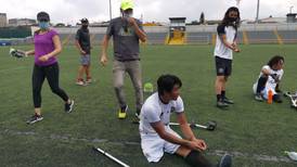 Indígena perdió pierna por mordedura de bocaracá pero cumplió sueño de ser futbolista 