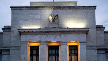 Reserva Federal aprueba alza de 0,75 puntos en sus tasas de interés