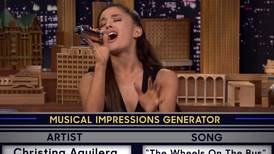 Ariana Grande luce su voz imitando a varios artistas