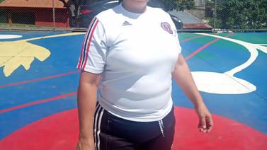 Entrenadora de fútbol con licencia A empezó su pasión viendo las prácticas de sus hijos