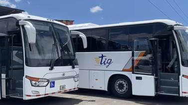 Empresas de exdiputado denunciadas por pasar bus de una ruta a otra sin autorización 