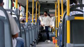 Un 15% de los costarricenses utiliza servicio de buses a diario, según Aresep