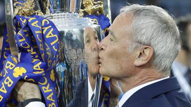 Leicester City destituye a su técnico Claudio Ranieri