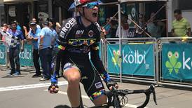 Sebastián Moya se viste de líder en la Vuelta de la Juventud