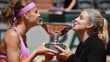 Lucie Safarova y Mattek-Sands ganan el dobles femenino en el Roland Garros 