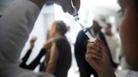 Vacunas contra virus sincitial respiratorio apuntan a proteger a adultos mayores