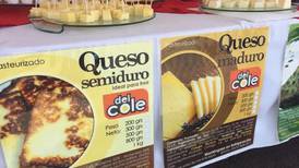 Colegiales de Pacayas venden ¢8 millones al mes en negocio de queso que hasta excedentes les deja