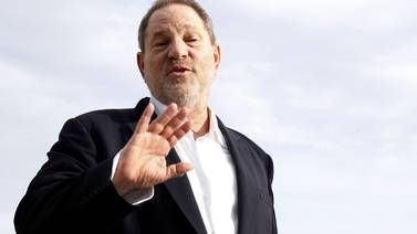 Harvey Weinstein hostigó a acusadoras y reporteros con investigadores privados, afirma reportaje