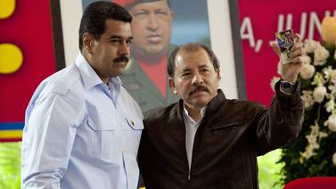 Daniel Ortega felicitó a Nicolás Maduro por liberación de Alex Saab