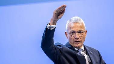 Presidente de Credit Suisse se disculpa ante sus accionistas