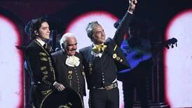 Latin Grammy 2019: Vicente Fernández y su clan encantaron, Lars Ulrich sorprendió a Juanes, la inusual protesta de Mon Laferte y el reguetón sí estuvo en la gala