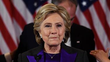 Hillary Clinton acusa al jefe del FBI por su derrota