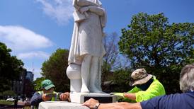 Dos estatuas de Cristóbal Colón vandalizadas en Estados Unidos