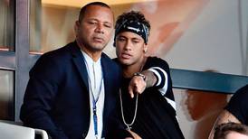 Neymar Jr. se convirtió en hermanastro de uno de sus mejores amigos