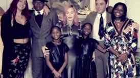 Por primera vez Madonna posa con sus seis hijos