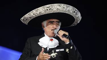 Cantante mexicano Vicente Fernández con 'pronóstico reservado'  tras cirugía