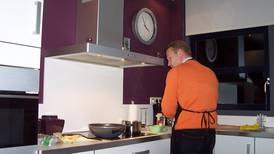  Hacer oficio doméstico mejora salud cardíaca en hombres con obesidad
