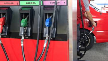 Aresep estudia rebaja en precios de gasolina súper, diésel y gas 