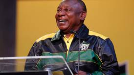 Presidente de Sudáfrica asegura que no dimitirá, pese al escándalo de los billetes
