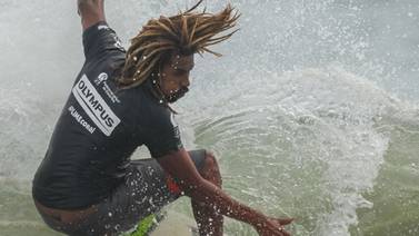  Gilbert Brown apeló a su experiencia para conseguir el cuarto título nacional de surf