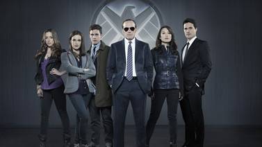 El agente Phil Coulson  se niega a dejar  S.H.I.E.L.D.