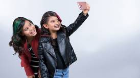 Las hermanitas Jim & Joy debutan con el tema ‘Selfie’ y son apadrinadas por grandes artistas ticos