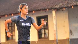 Noelia Vargas impone récord nacional y se alista para enfrentar a campeona mundial 