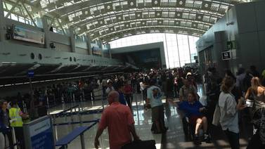  Vuelos en el aeropuerto Juan Santamaría  se normalizan y salen sin problemas