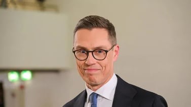 Ex primer ministro Alexander Stubb gana elecciones presidenciales de Finlandia 