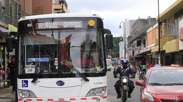  Aresep denuncia presiones de empresa de autobuses para frenar rebaja