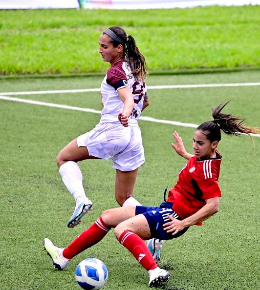 Deyna Castellanos anotó en el partido entre Costa Rica y Venezuela en San Salvador 2023.