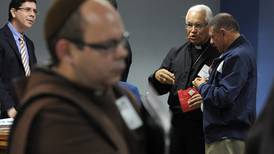 Religiosos piden multa como castigo para  obispo