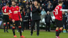 Louis Van Gaal dice que se retirará cuando termine su vínculo con el Manchester United