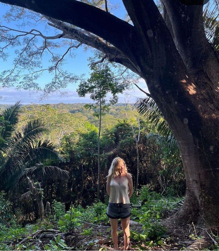 La cantante británica Ellie Goulding mostró en Instagram sus aventuras en Costa Rica.