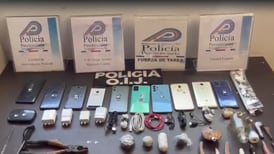 Policías encuentran celulares al abrir suelo en La Reforma