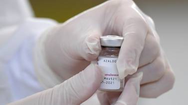 Universidad de Oxford pausa ensayos de vacuna AstraZeneca con niños